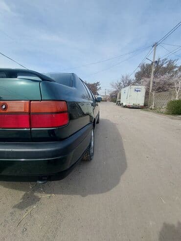 Volkswagen Vento: 1995 г., 1.8 л, Механика, Бензин, Седан