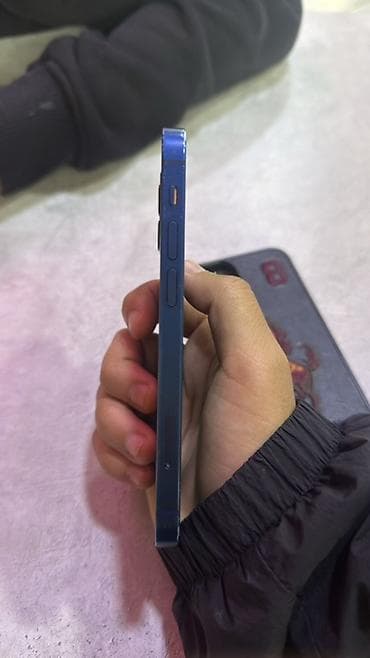 x 256: IPhone 12, 64 ГБ, Синий, Чехол, 70 % — 5