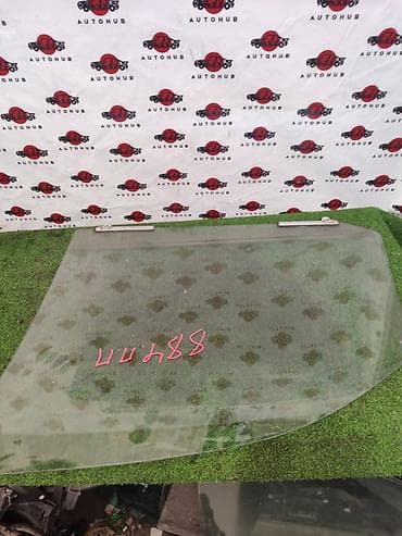 4m40: Стекло Переднее правое Mitsubishi, 2003 г., Оригинал — 1