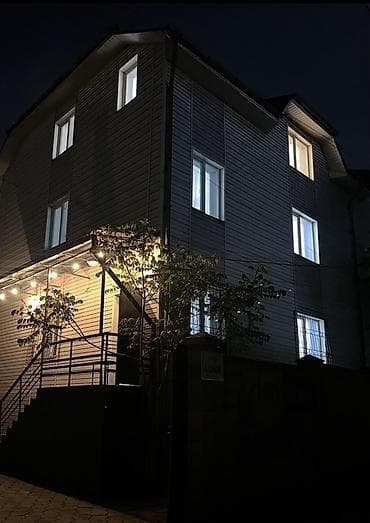 сниму 2 комнатную квартиру: Гостиница в центре города 📍Осмонкула 10А Район: 1000 мелочей — 7