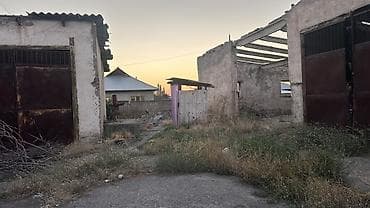 Нежилой объект с хозяйственным двором и блоком гаражей Описание: - — 8