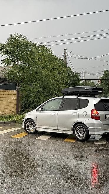 gac aion y: Honda Fit: 2001 г., 1.3 л, Вариатор, Бензин, Хэтчбэк — 1