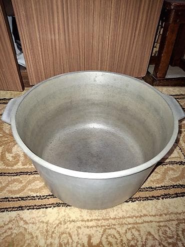 Кухонные принадлежности: Продаю казан СССР, 10 литров. В отличном состоянии — 2