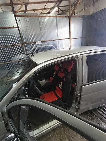 lalafo бишкек авто: Компактный хэтчбек серебристого цвета (5 дверей). Основные — 5