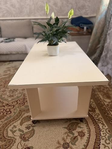 зеркало на колесах: Журнальный стол, Б/у, Прямоугольный, С колесиками, цвет - Белый — 2