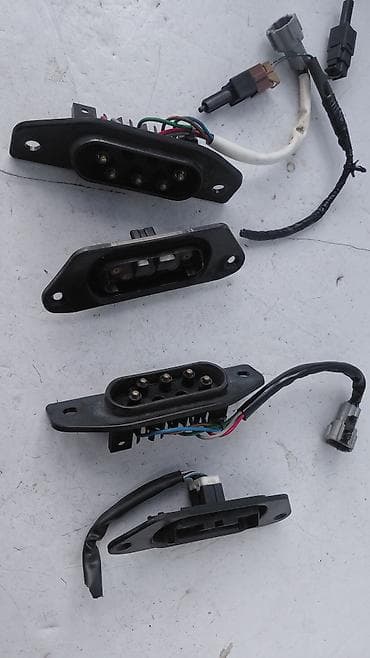 продаю в связи: Контактная группа на сдвижную дверь Nissan Serena PC24. - — 1