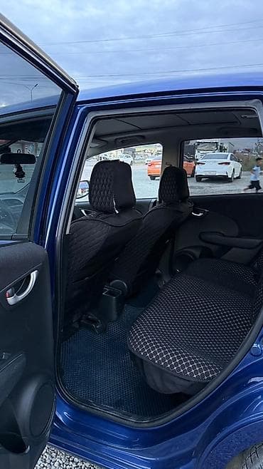 mini cuper: Honda Fit: 2011 г., Автомат, Бензин, Хэтчбэк — 10