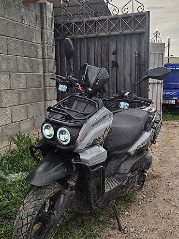 электронный ролик: Тип скутера 180 куб. см, Бензин, Б/у — 1