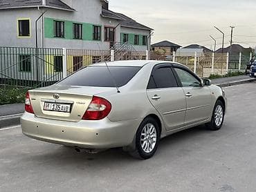 вазы хрустальные: Toyota Camry: 2002 г., 3 л, Автомат, Газ, Седан — 2