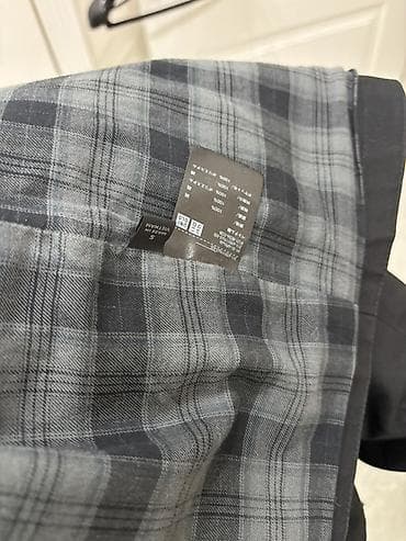 Жынсылар: Черная куртка Uniqlo - Модель: укороченная рабочая/филд‑куртка - — 3