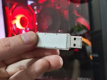 ipad 8th: Продаю флешку на 4 гб. Пользуюсь мало. Купить можно строго по будням — 4