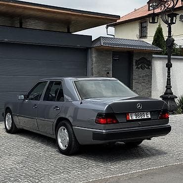 простой: Mercedes-Benz W124: 1990 г., 2.3 л, Механика, Бензин, Седан — 8