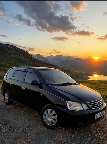 электро мини автомобиль: Toyota Gaia: 2000 г., 2 л, Автомат, Бензин, Минивэн — 1