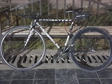 велосипед с большими колёсами: Городской велосипед фикс-типом трансмиссии (фикс/синглспид). Рама — 3