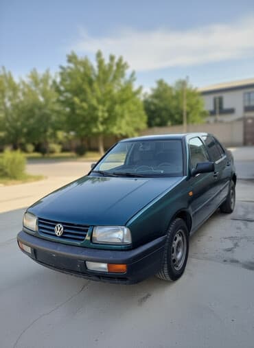 скупка авто дисков: Volkswagen Vento: 1995 г., 1.8 л, Механика, Бензиновая, Седан — 2