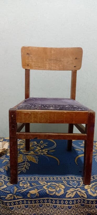 Табуретка, Б/у, Дерево, Не раскладной at lalafo.kg Табуретка, Б/у, Дерево, Не раскладной