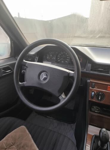 Mercedes-Benz E-Class: 1991 г., 2.3 л, Механика, Бензин, Седан at lalafo.kg Mercedes-Benz E-Class: 1991 г., 2.3 л, Механика, Бензин, Седан