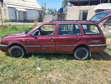 бар авто: Volkswagen Golf Variant: 1993 г., 2 л, Кол менен иштөөчү, Бензин, Универсал — 1