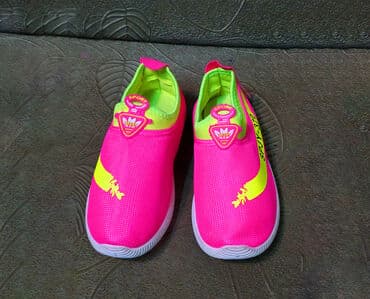 Киреге берилүүчү кийимдер: ПРОДАЮ. Новые,лёгкие.Примерно 36-37 размер. Лучше писать на ватсап — 3