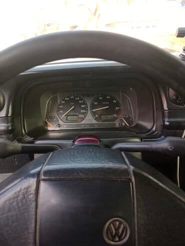 продаю связи с переездом: Volkswagen Vento: 1992 г., 1.8 л, Механика, Газ, Седан — 4