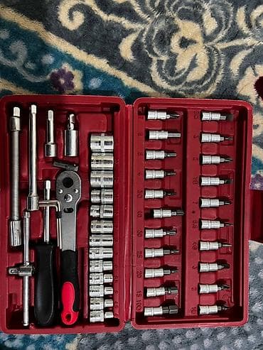 кир кургаткыч: Набор ручного инструмента в красном кейсе. Состав: - Трещотка 1/4" с — 3