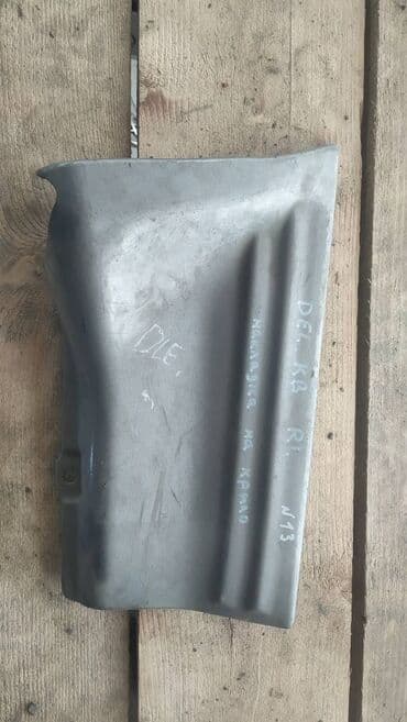 крыло 2114: Mitsubishi Delica (Квадратная) накладка на крыло, Митсубиси Делика — 1