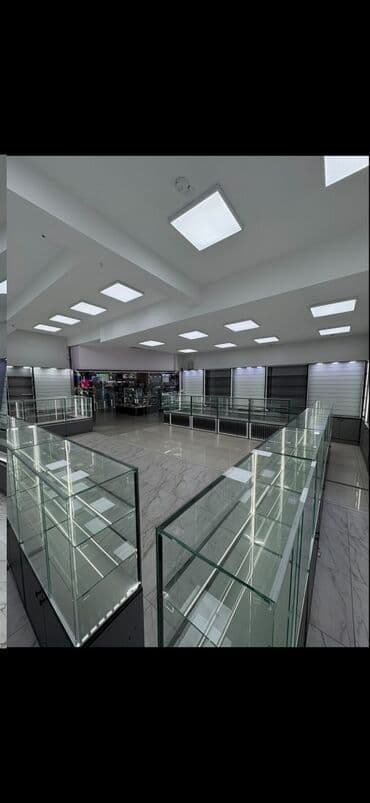 в ломбарде: Цум Сдается магазин для продажи телефонов и аксессуаров, можно — 1