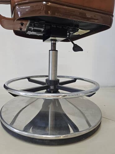 барная столешница: Представляем барный стул с сиденьем и спинкой, обтянутыми коричневой — 2