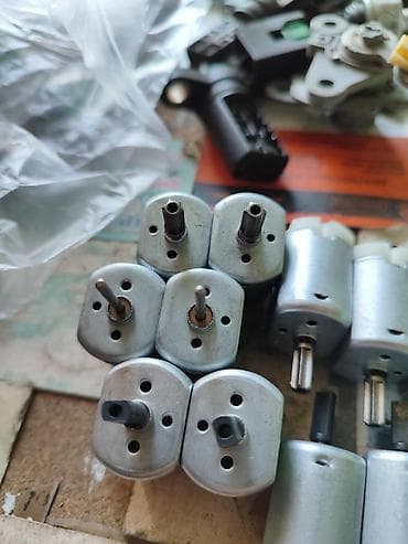 yaris: Центральный дверной Toyota Новый, Аналог — 1