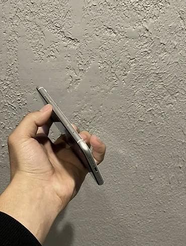 htc m8: IPhone Xr, Белый, 68 % — 5