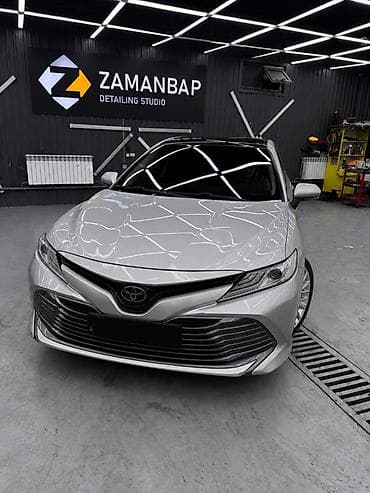 Toyota Camry: 2018 г., Бензин, Седан