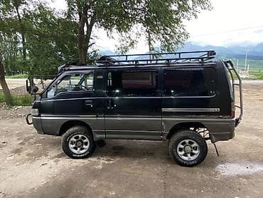 Mitsubishi Delica: 1994 г., 2.5 л, Кол менен иштөөчү, Дизель, Вэн/Минивэн — 1