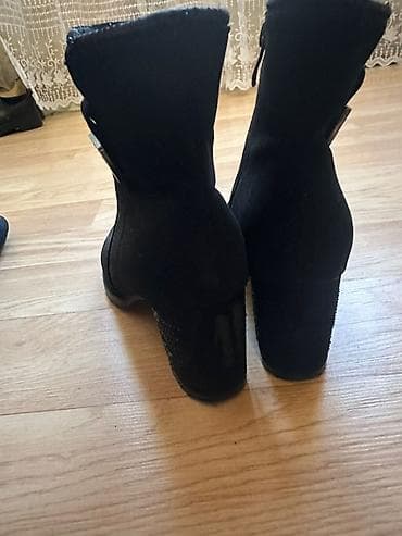 ботинки для трекинга: Женская обувь, набор из 2 пар: 1) Черные полусапожки: - Материал — 1