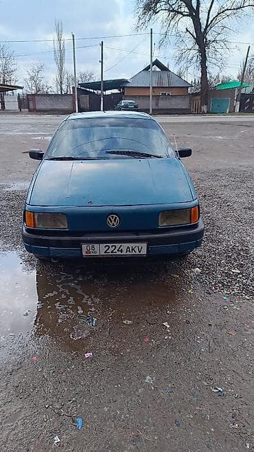 Транспорт: Volkswagen Passat: 1992 г., 1.8 л, Механика, Газ, Хетчбек — 3