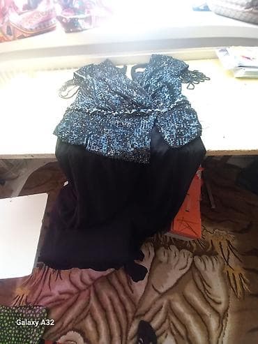 samsung z fold: Вечернее длинное платье черного цвета с блестящим верхом из пайеток — 2