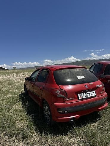 70 сом: Peugeot 207: 2010 г., 1.3 л, Кол менен иштөөчү, Бензин, Хетчбек — 5