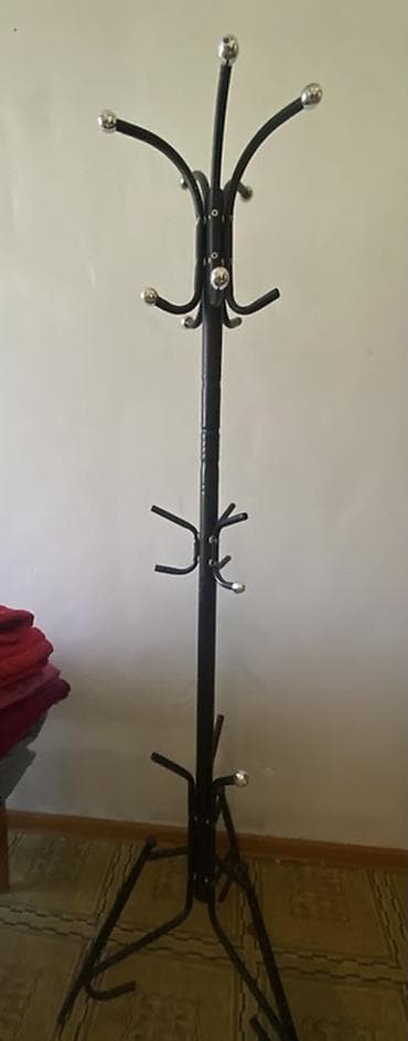 Напольная вешалка для одежды - Материал: металл - Цвет: черный с at lalafo.kg Напольная вешалка для одежды - Материал: металл - Цвет: черный с