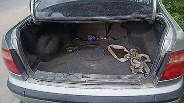 8: Nissan Almera: 2002 г., 1.8 л, Автомат, Бензин, Седан — 7