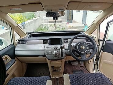 Honda Stepwgn: 2005 г., 2 л, Автомат, Бензин, Минивэн — 7