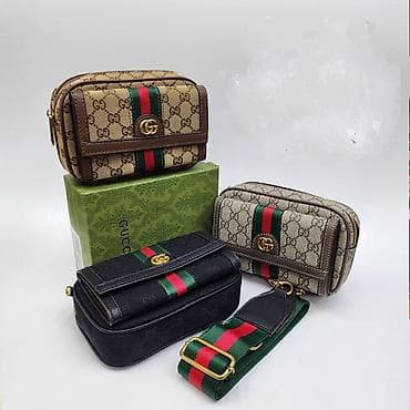 сумка барсетка женская: Сумка/клатч компактного формата в черном цвете с тисненым монограммным — 1