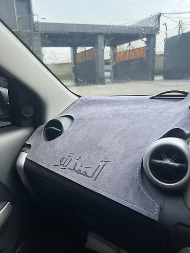 Алькантара Накидка на панель Toyota, цвет - Серый at lalafo.kg Алькантара Накидка на панель Toyota, цвет - Серый