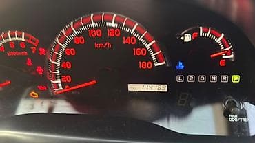 210 cdi: Toyota Ipsum: 2003 г., Автомат, Минивэн — 8