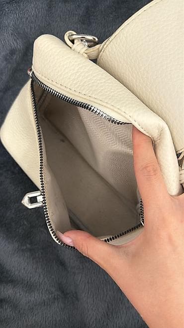 pull bear: Мини-сумка через плечо из зернистой экокожи, цвет айвори — 2
