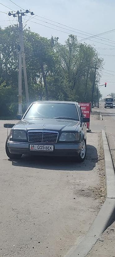 авто подборщик: Mercedes-Benz E-Class: 1993 г., 2.2 л, Механика, Газ, Седан — 2