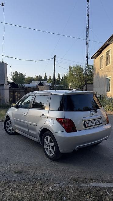 Toyota Ist: 2002 г., 1.5 л, Автомат, Бензин — 4