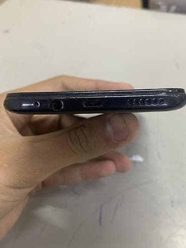 7 iphone: Infinix Hot 10 Lite, 64 ГБ, цвет - Черный — 9