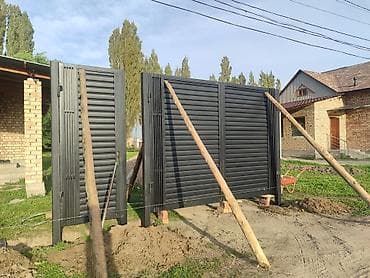 авто генераторы: Металлические распашные ворота с калиткой - Конструкция: три створки — 1