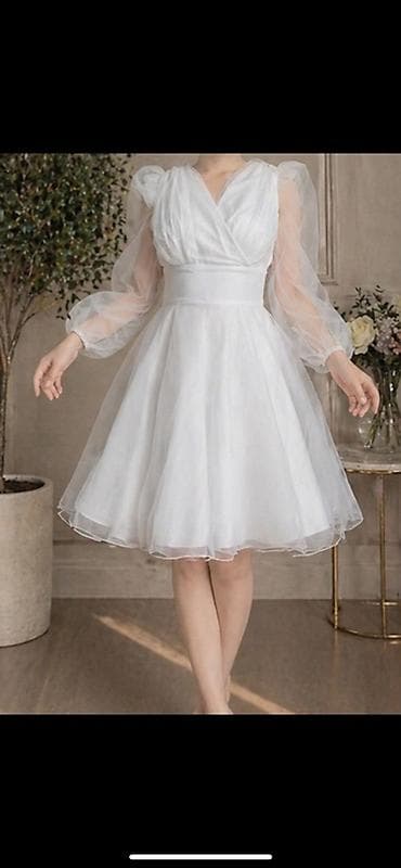 Үлпөт көйнөктөрү жана аксессуарлар: - Силуэт: расклешённое солнце-миди, подчёркнутая талия широким поясом — 1