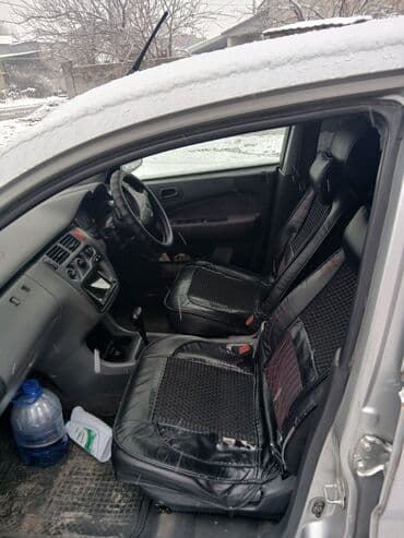 Honda HR-V: 1999 г., 1.6 л, Автомат, Бензин, Минивэн