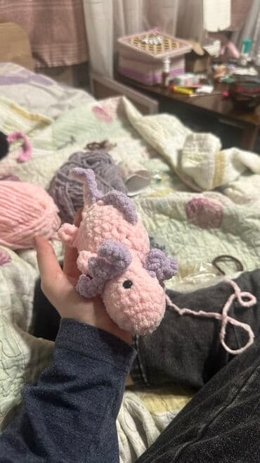 мягкая игрушка с пледом внутри: Вязаные игрушки ручной работы из мягкой плюшевой пряжи. - Материал — 2